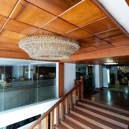 Circuit Hotel & Cafe - Nana Hotel Phnom Penh Exterior foto